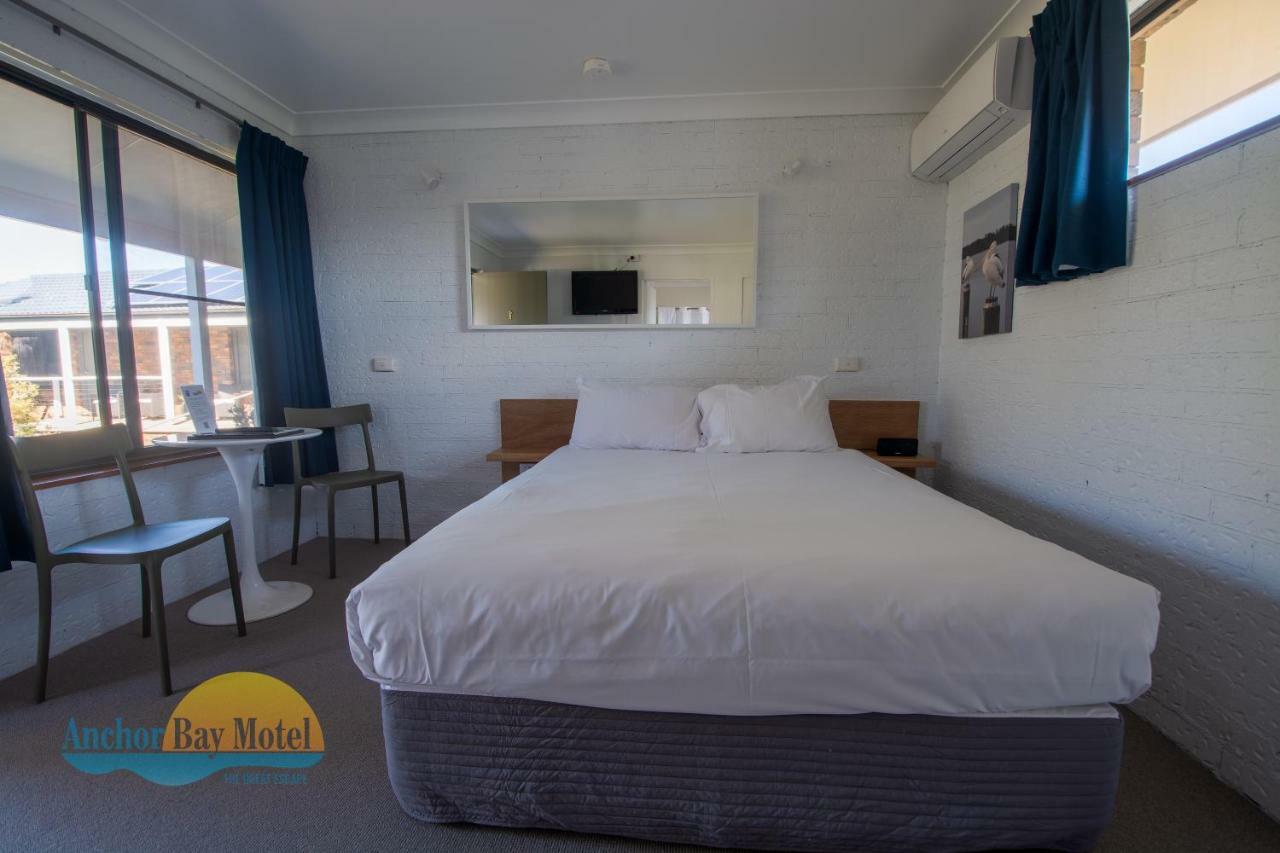 Anchor Bay Motel Greenwell Point Room photo